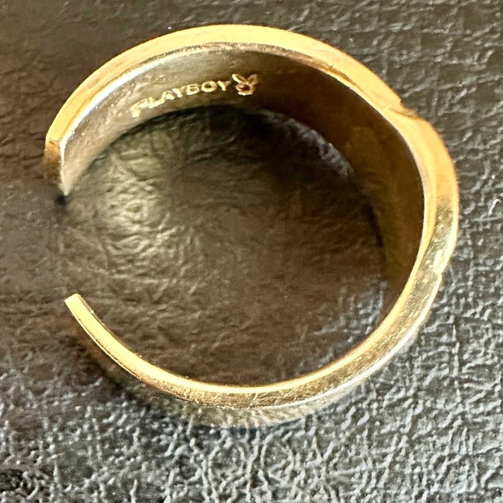 Playboy toe ring - Picture 2 of 3